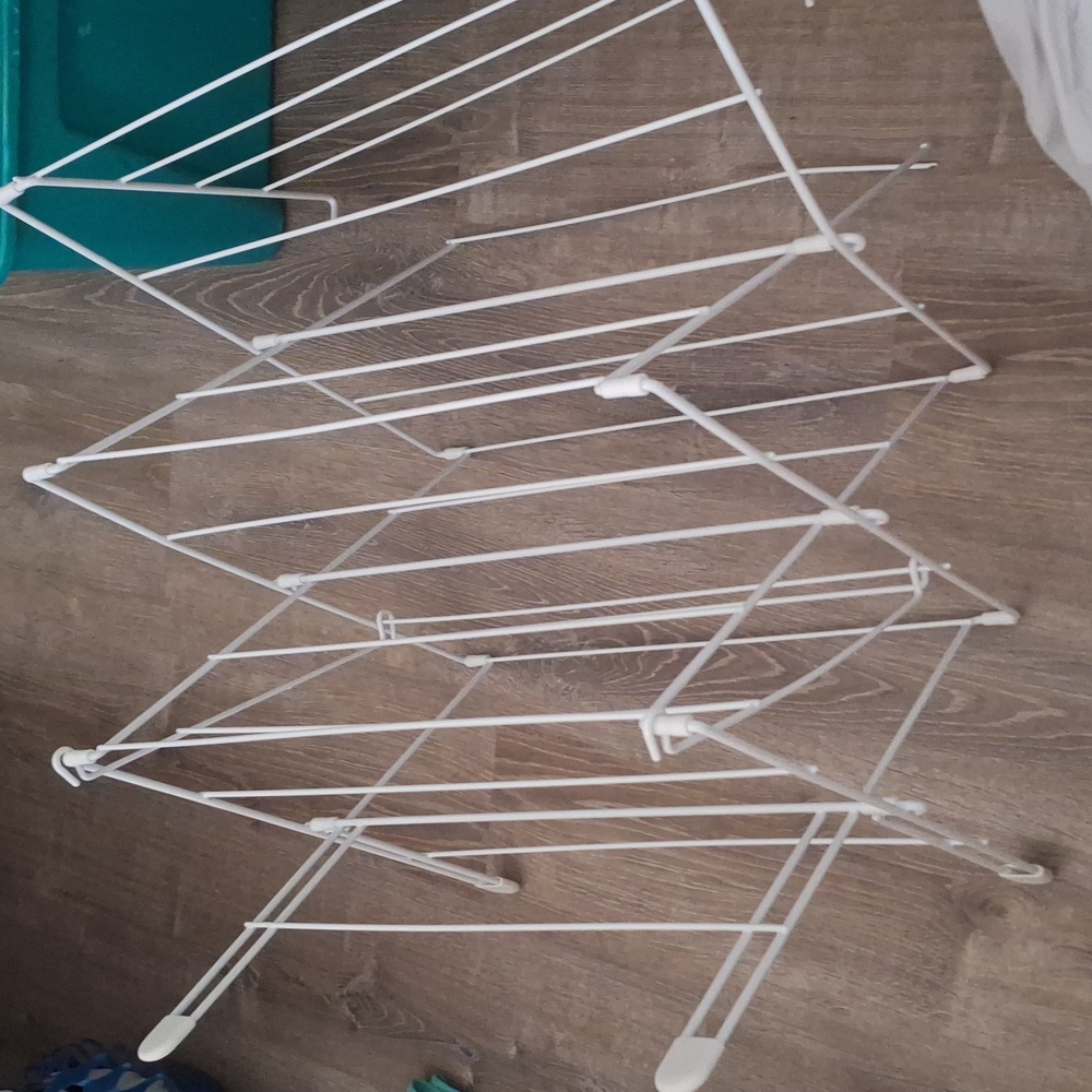 Expandable drying rack - Picture 2 of 3